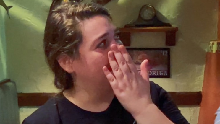 Server waits on table not expecting it to lead to a life-changing pile of cash