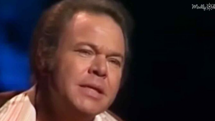 Roy Clark’s performance of “Yesterday When I Was Young” leaves listeners teary-eyed