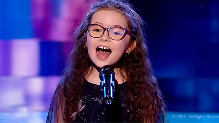 9-Year-Old Emma Cerchi Stuns Judges With Celine Dion Cover on The Voice Kids France