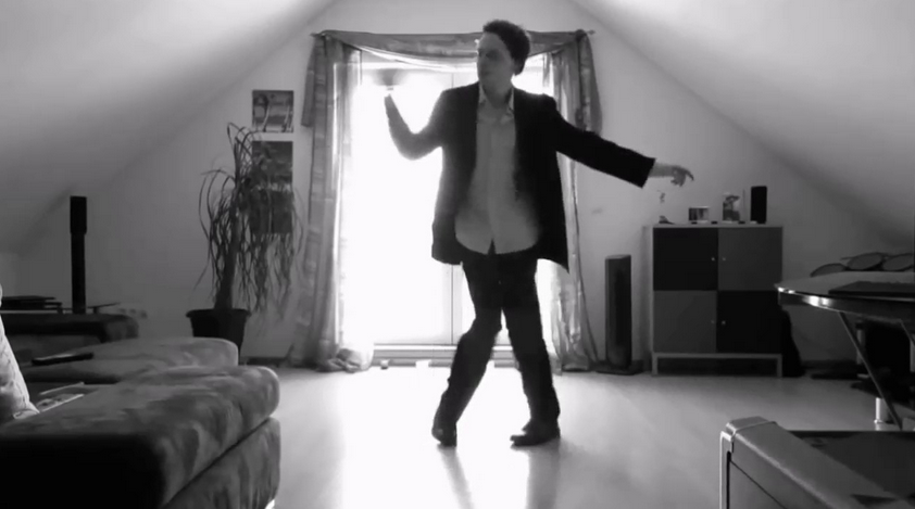 He Set Up a Camera in His Room — What Happened Next Hypnotized the World