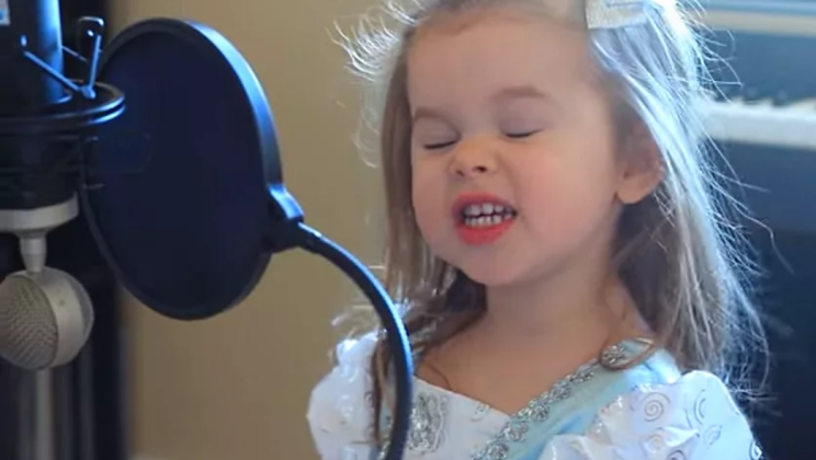 She’s only 3 years old!The baby sang a song, because of which Dad could not describe his emotions.