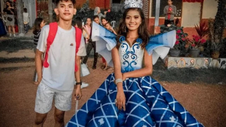 Boy Creates Prom Dress By Himself Because His Parents Couldn’t Give Their Daughter One