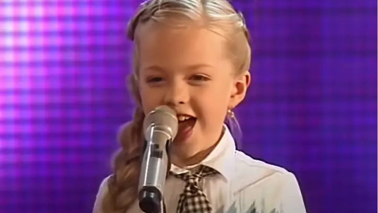 7-Yr-Old Brings Down the House With Incredible Rendition Of Beatles Classic