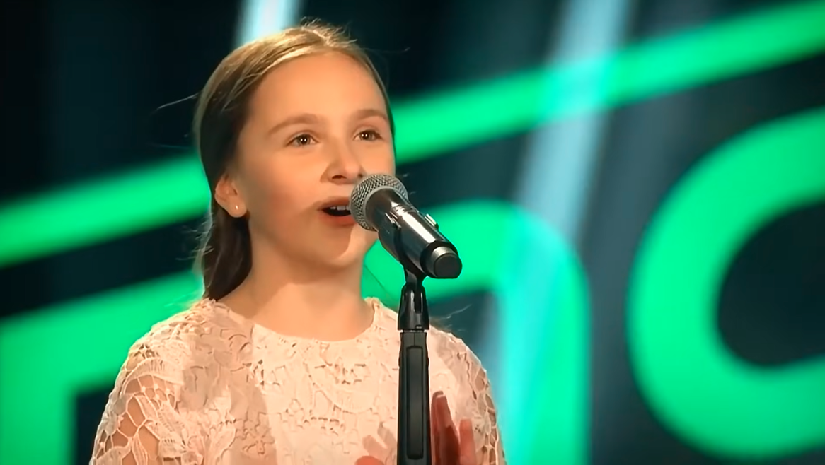 A judge threw herself on the button after only three seconds: look how she silences the whole crowd