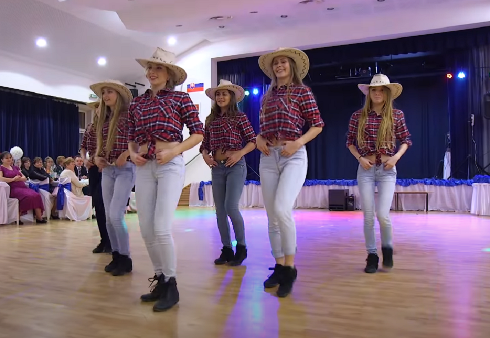 6 Cowgirls Take Over Dance Floor With Slickest Country Moves – Crowd Goes Wild!
