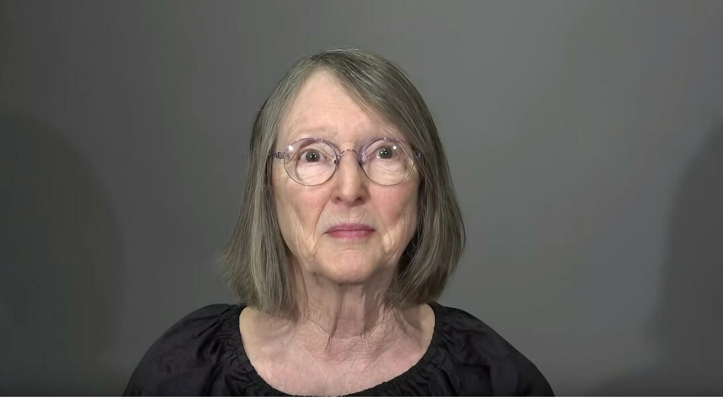 A 76-year-old woman in mourning had such an incredible transformation that she hardly recognizes herself.