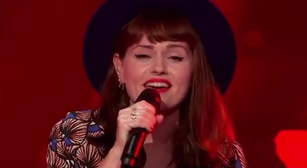 Jennie Lena Stuns Judges With Soulful Rendition of “Who’s Loving You” on The Voice of Holland