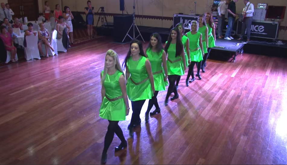 Bridesmaids Start an Irish Dance — But the Groom’s Surprise Move Stuns Everyone